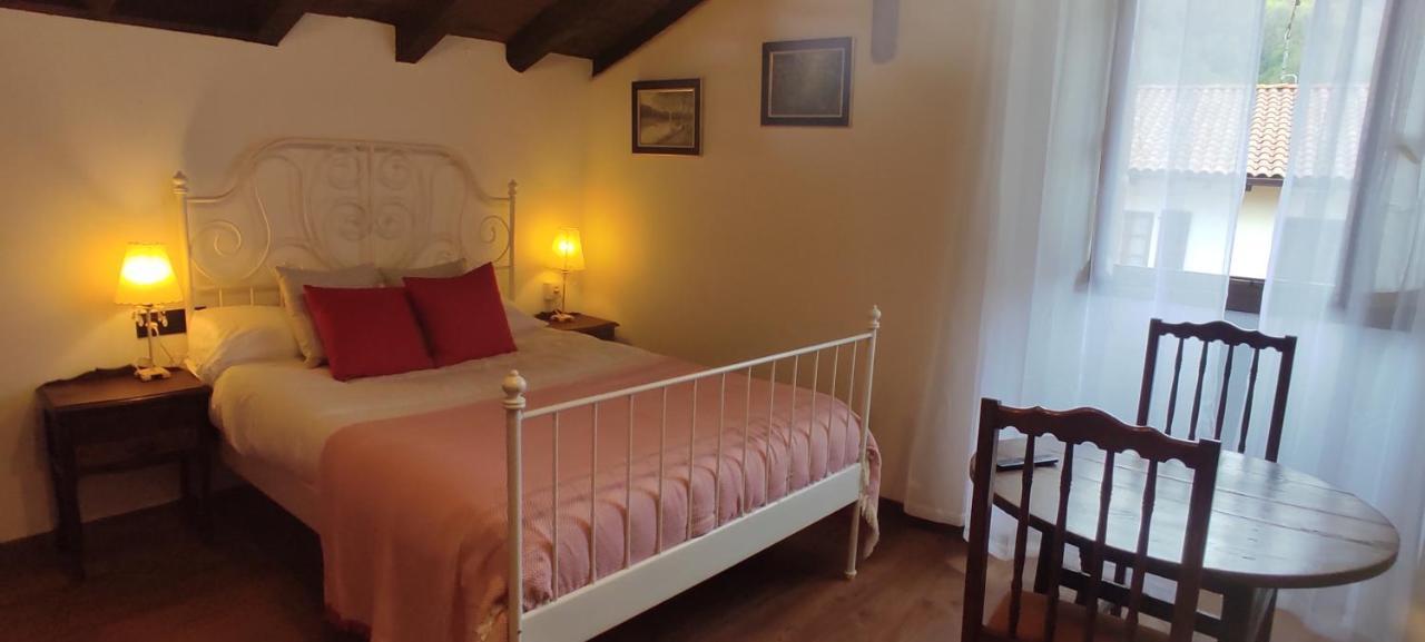 Hostal Mendaurpe Ituren Exterior photo