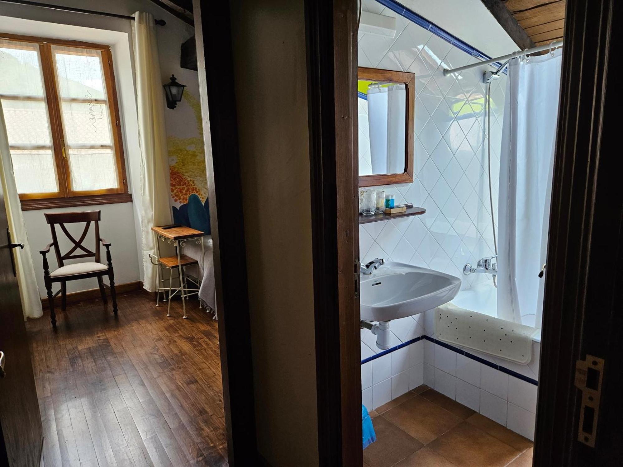 Hostal Mendaurpe Ituren Exterior photo